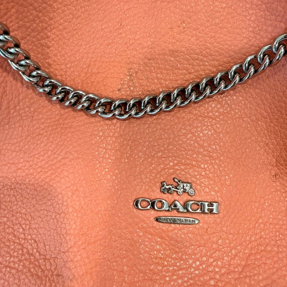 Coach Pebbled Leather Crossbody Bag in Pale Pink with Chain Accent - Picture 4 of 7